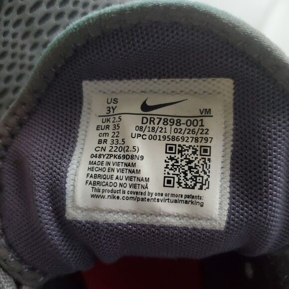 Nike Air Max 270 Sneakers Youth Size 3Y Gray Black White Red Unisex Running Shoe - Picture 3 of 15